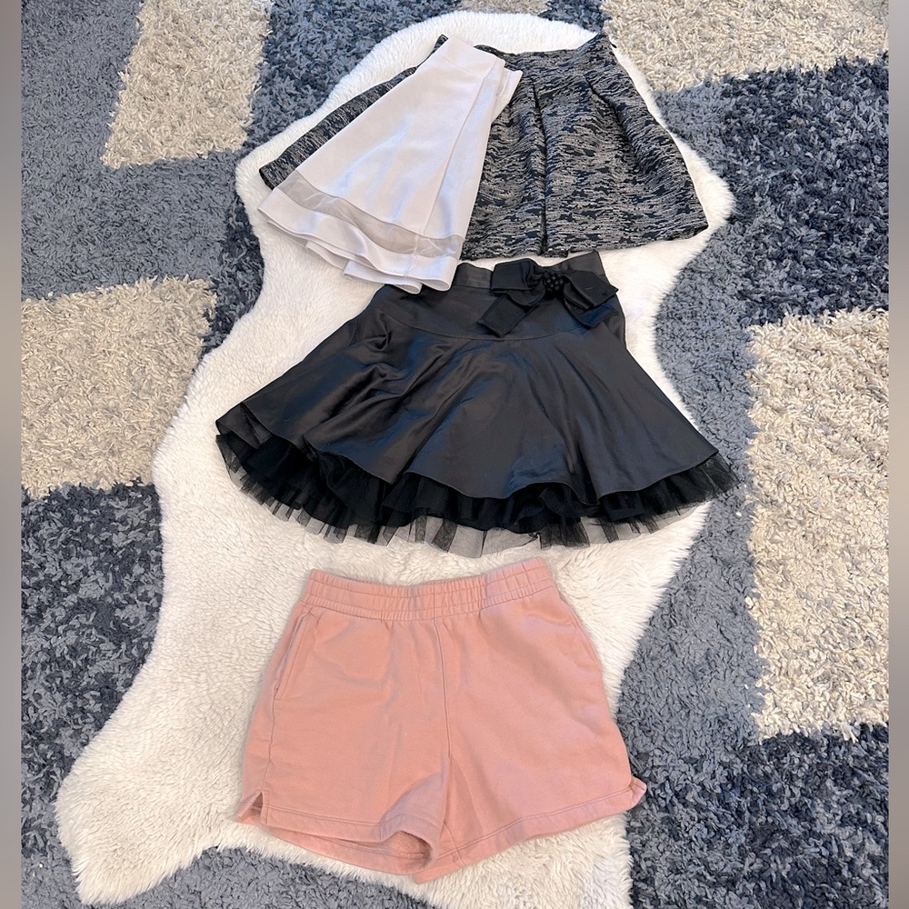 Must Go. Skirt/ Shorts Bundle (4).